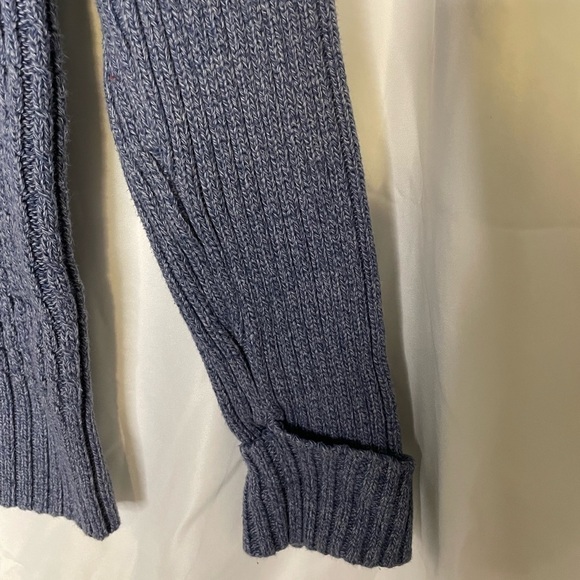 Liz Claiborne half baby blue half light blue sweater scoop neck. - Picture 3 of 5